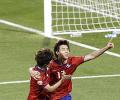 Slick South Koreans beat Bahrain in Asian Cup 